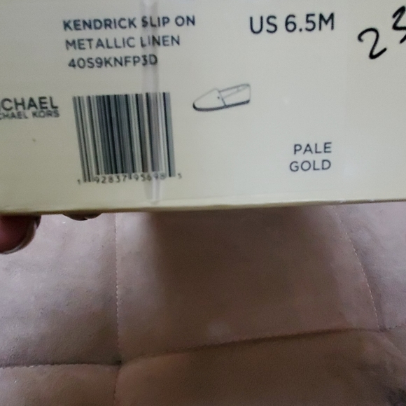 Shoes - Picture 6 of 6